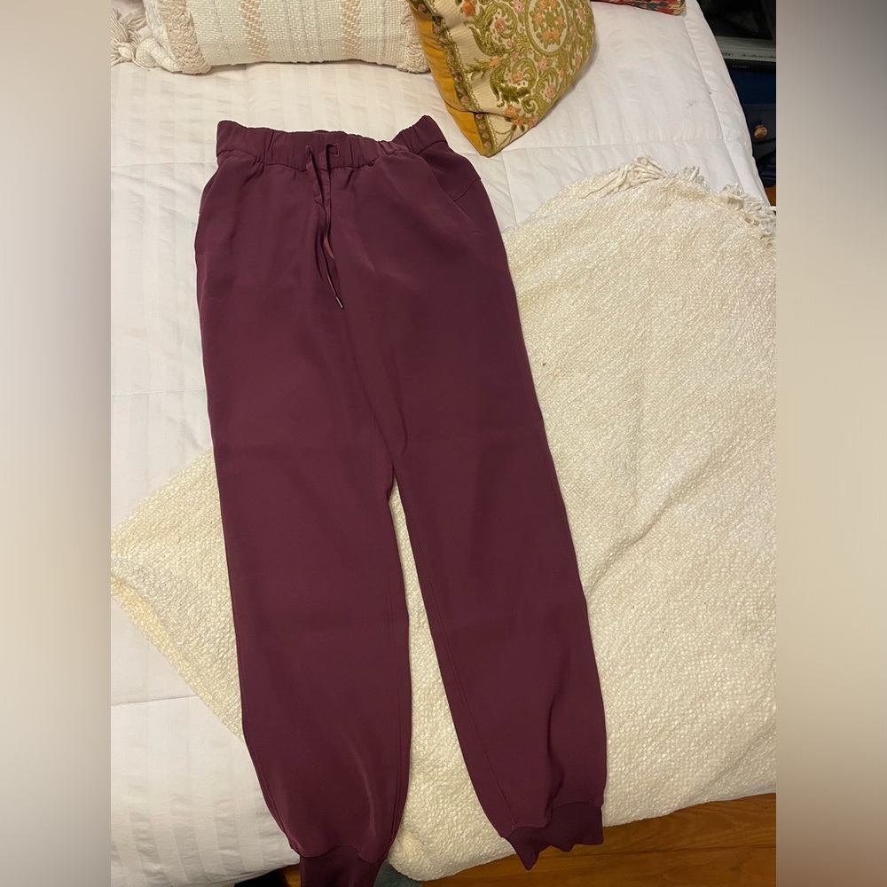 Lululemon women’s joggers - Picture 1 of 1